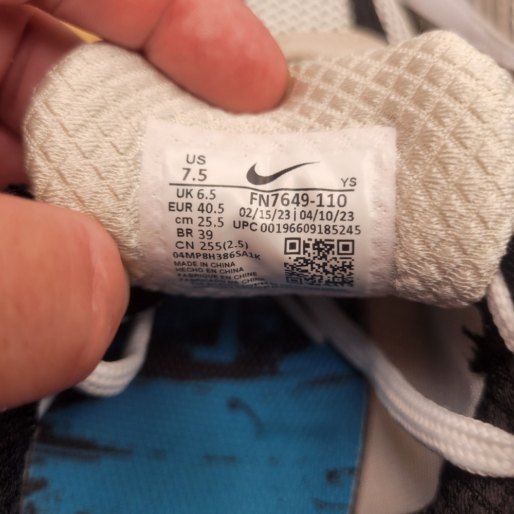 Nike Air Zoom Vomero 5 Supersonic Light Bone White FN7649-110 Womens 7.5 - Picture 3 of 10